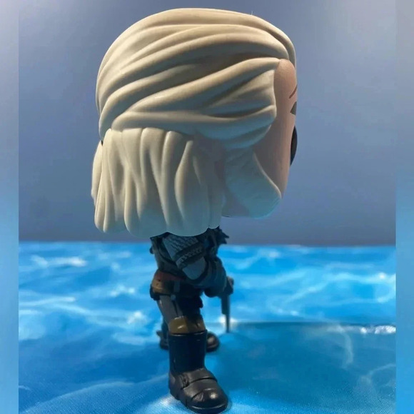 The Witcher 3 Wild Hunt- Geralt of Rivia (The White Wolf, Gwynbleidd) Funko Pop! - Picture 10 of 10
